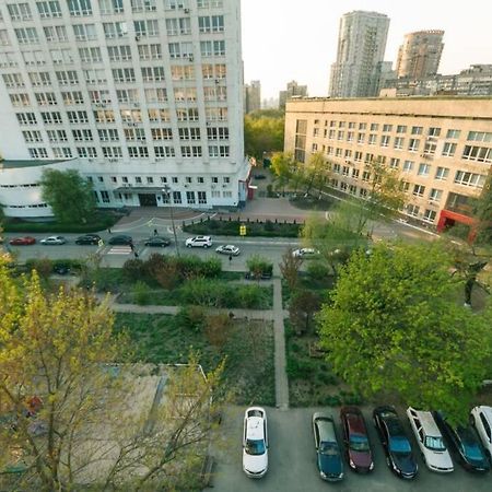 Уютная Студия На Метро Печерская В Центре Киева Kiev Exterior foto